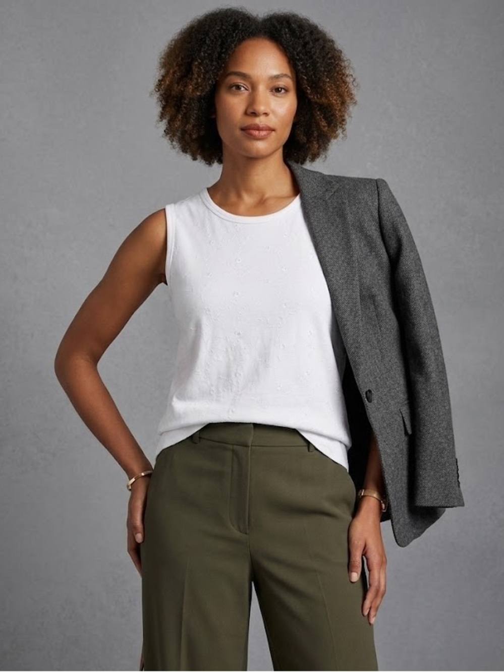 Tabi Simply Classic Embroidered Cotton Tank | Size Large